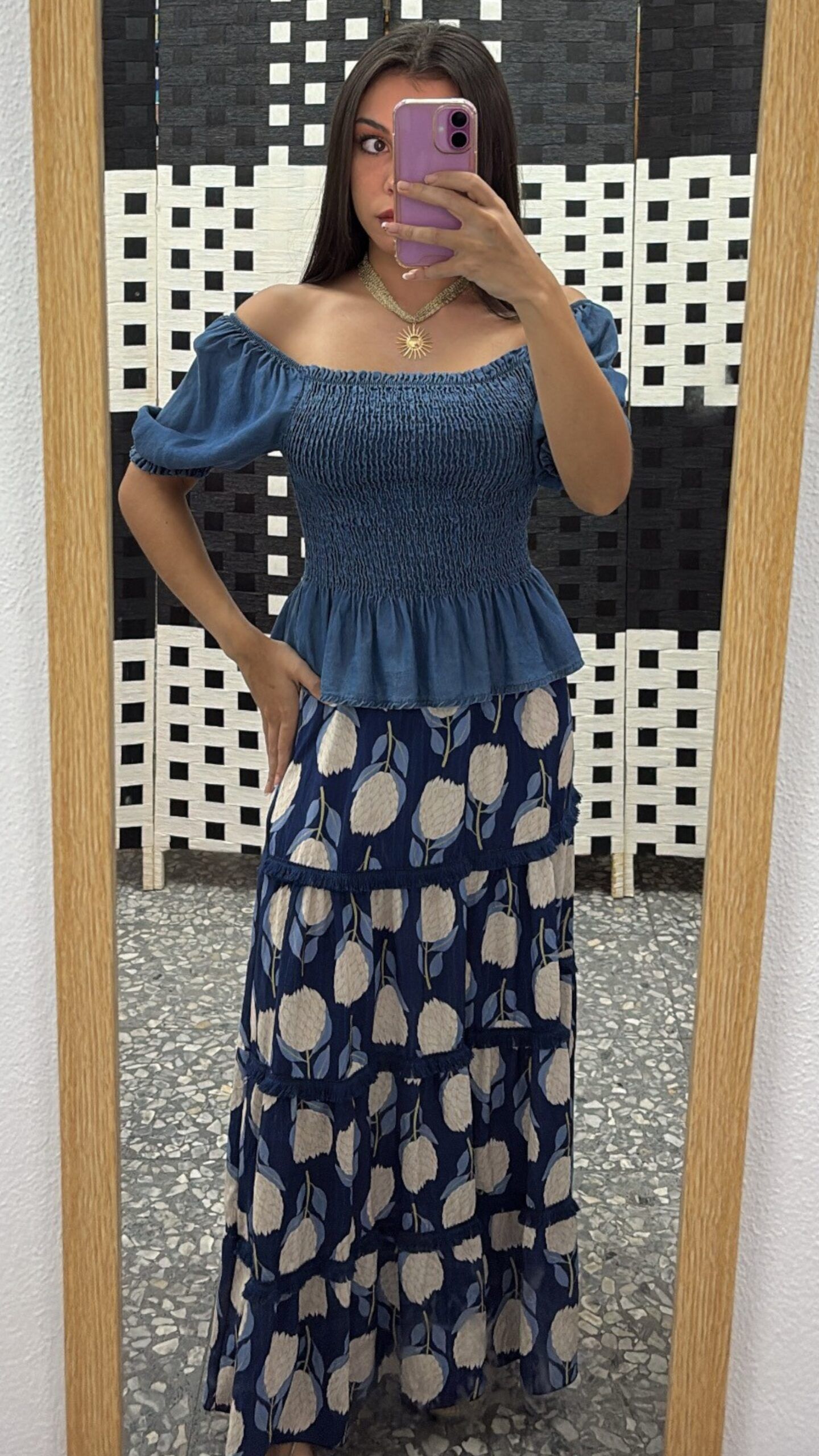 falda azul flores-Photoroom